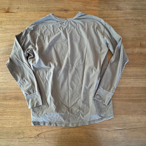 Vuori Women's Long-Sleeve Feather Tee - Size XS - Picture 2 of 6